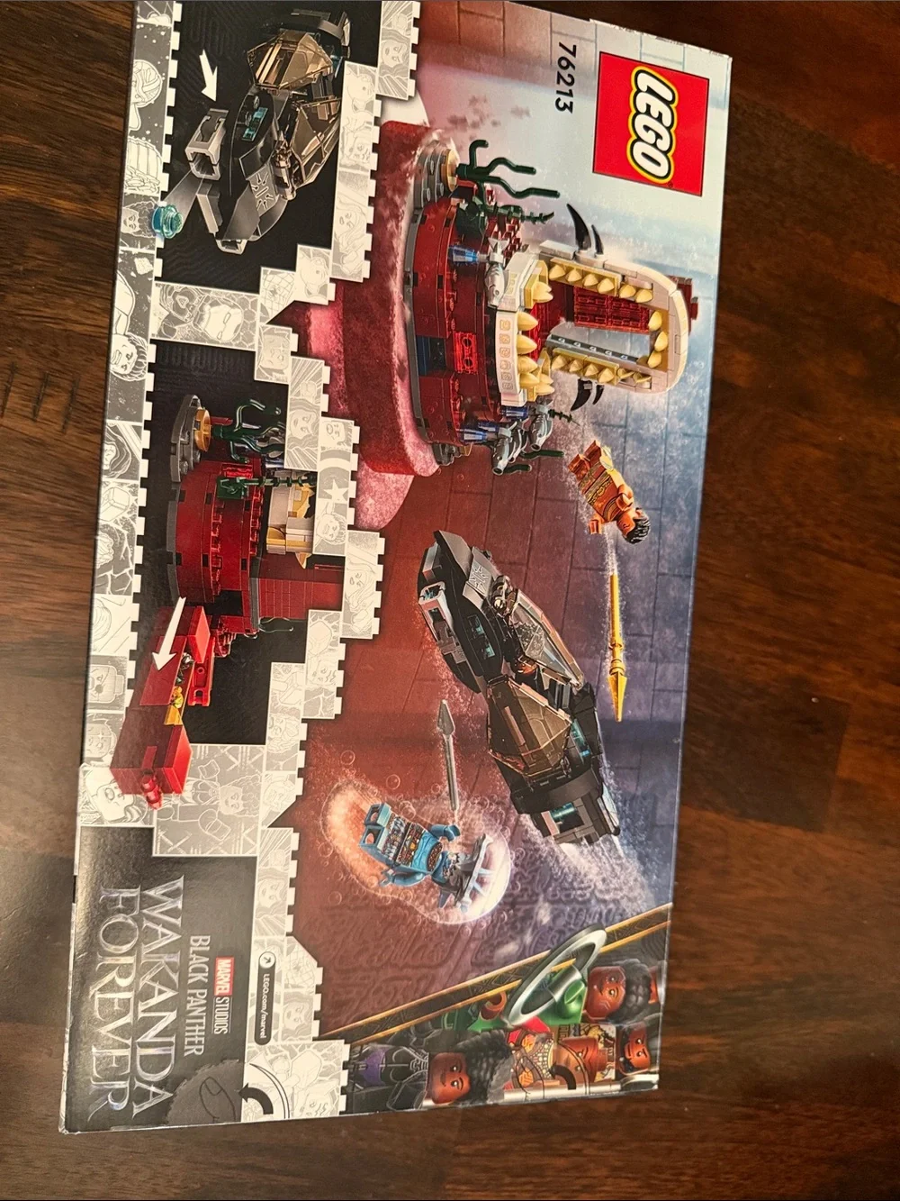 LEGO Black Panther Wakanda Forever Throne Room Playset - Red Gold Black